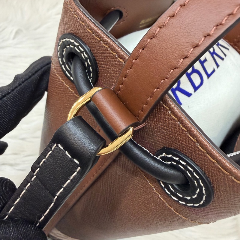 Burberry 8112238 經典格紋水桶包 手提包 側背包 斜背包-11