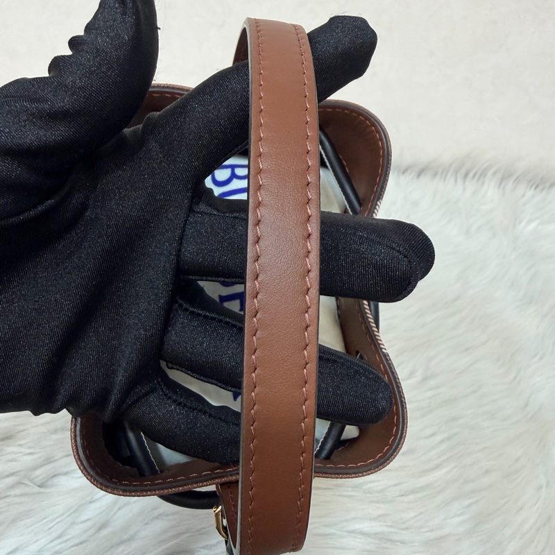 Burberry 8112238 經典格紋水桶包 手提包 側背包 斜背包-13