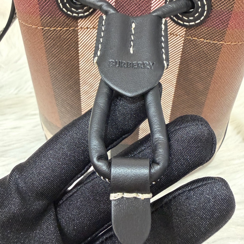 Burberry 8112238 經典格紋水桶包 手提包 側背包 斜背包-15