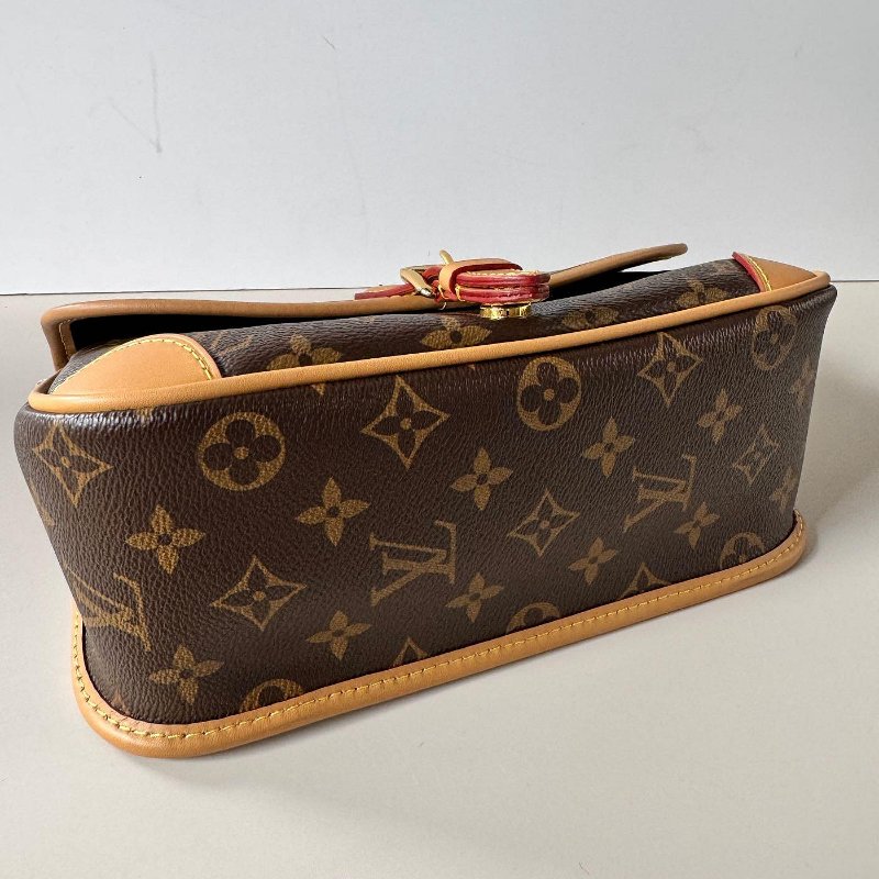 LV Diane 老花 刺繡 雙背帶 磁扣 馬鞍包 法棍包 M45985-3