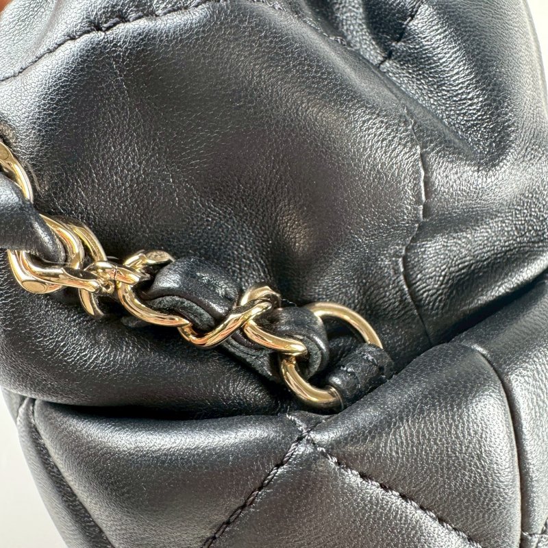 CHANEL 黑色 小羊皮 珍珠cc釦 束口 金鏈 肩背 水桶包 AS2450-5