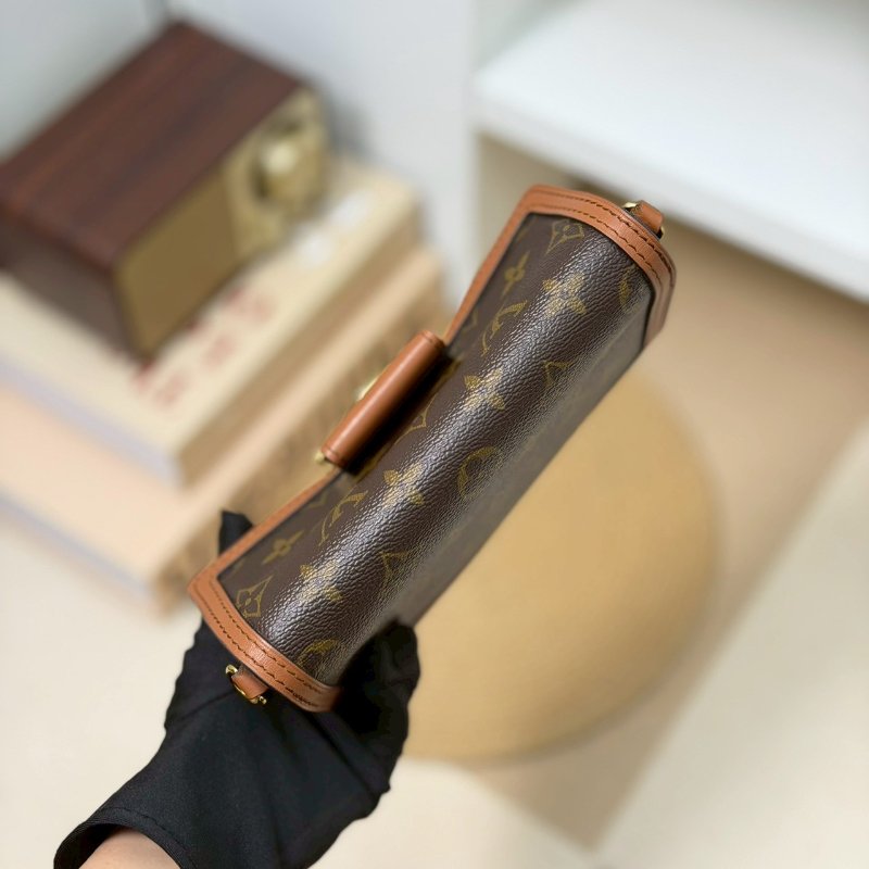 🏷LV 路易威登．Dauphine 達芙妮 woc M68746 芯片款-13