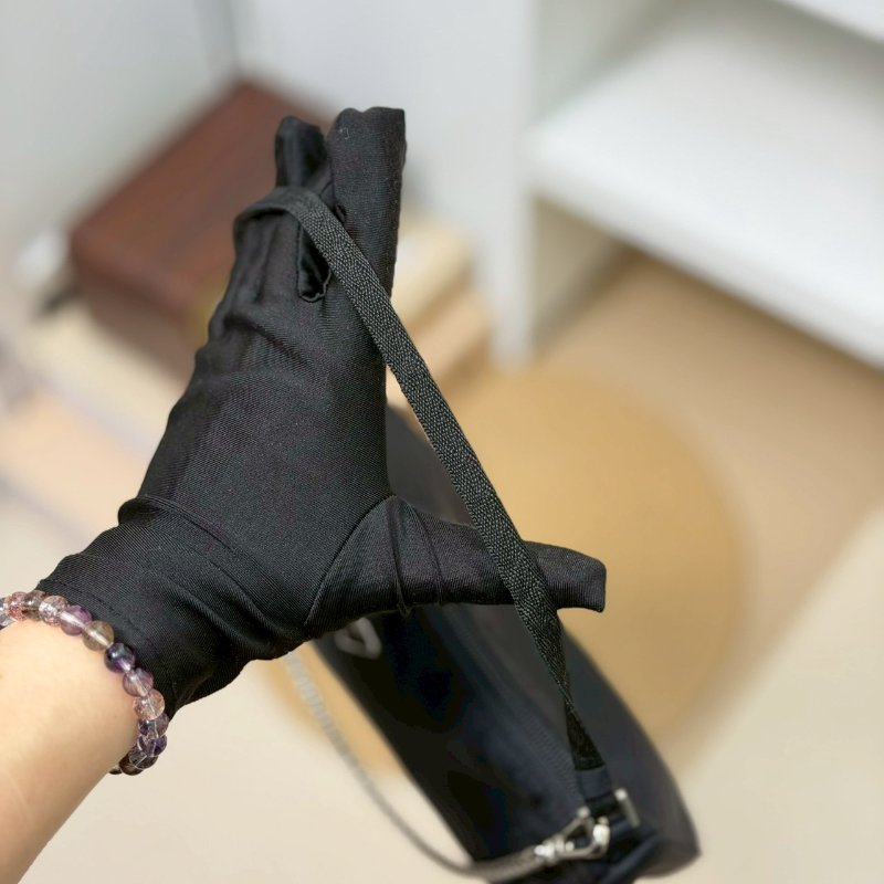 🏷Prada 普拉達．尼龍長型 Hobo 腋下包-19
