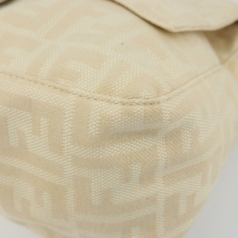 【日本直送】FENDI Zucca 帆布 Mamma Baguette 單肩包米色銀色正品 ep14613A-13