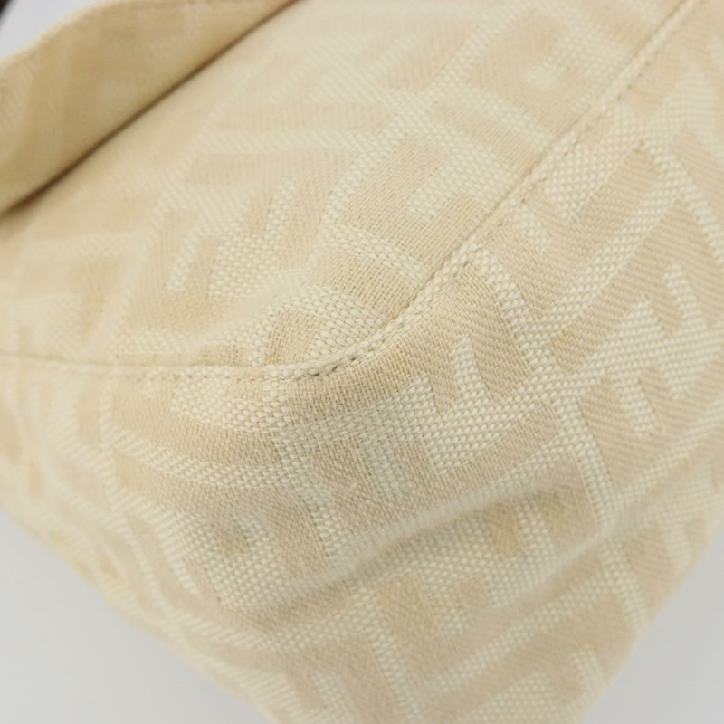 【日本直送】FENDI Zucca 帆布 Mamma Baguette 單肩包米色銀色正品 ep14613A-14