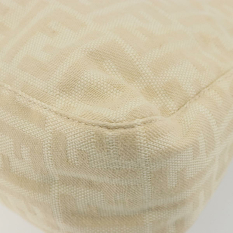 【日本直送】FENDI Zucca 帆布 Mamma Baguette 單肩包米色銀色正品 ep14613A-15