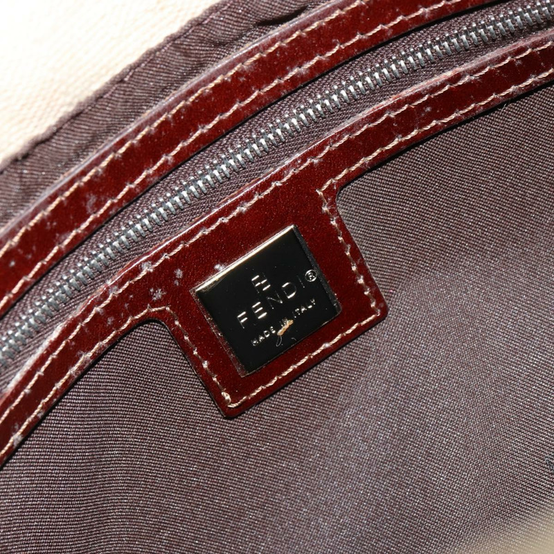 【日本直送】FENDI Zucca 帆布 Mamma Baguette 單肩包米色銀色正品 ep14613A-20