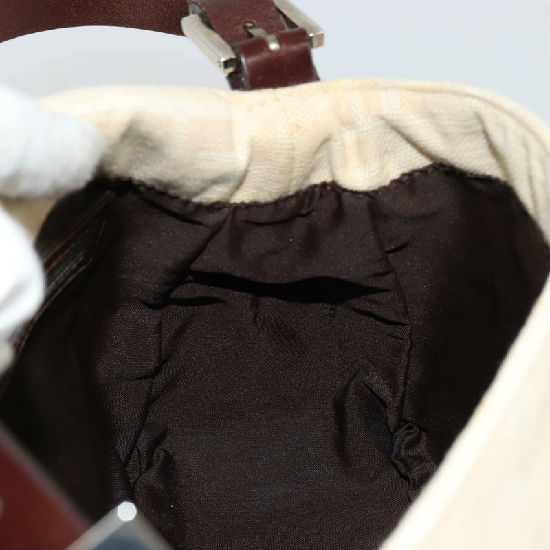 【日本直送】FENDI Zucca 帆布 Mamma Baguette 單肩包米色銀色正品 ep14613A-21