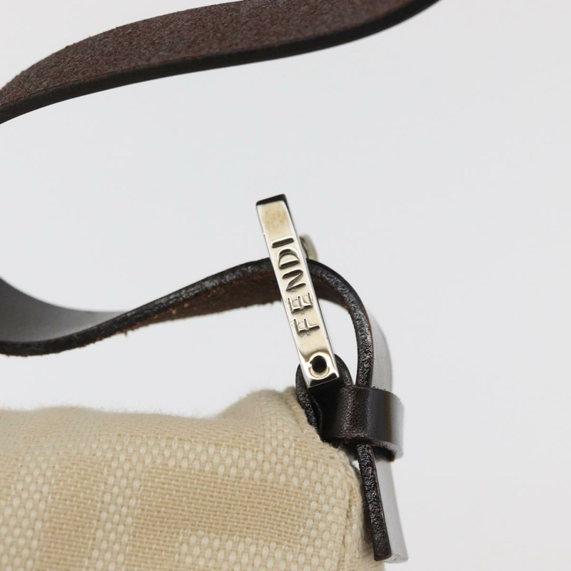 【日本直送】FENDI Zucca帆布Mamma Baguette單肩包 米色 銀色 正品 179443V-17