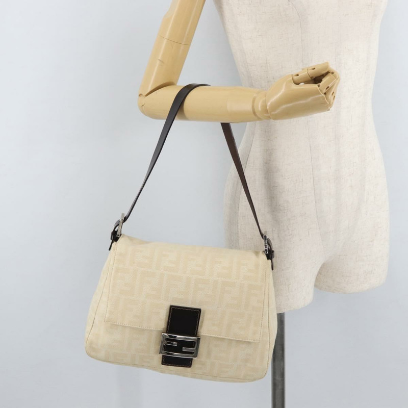 【日本直送】FENDI Zucca帆布Mamma Baguette單肩包 米色 銀色 正品 179443V-26