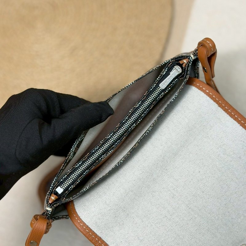 🏷Goyard 高雅德 ．Plumet 信封包-17