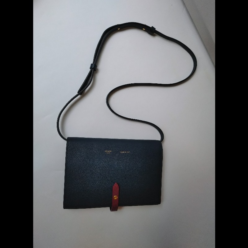Celine 深藍皮革紅皮釦斜背小包-1