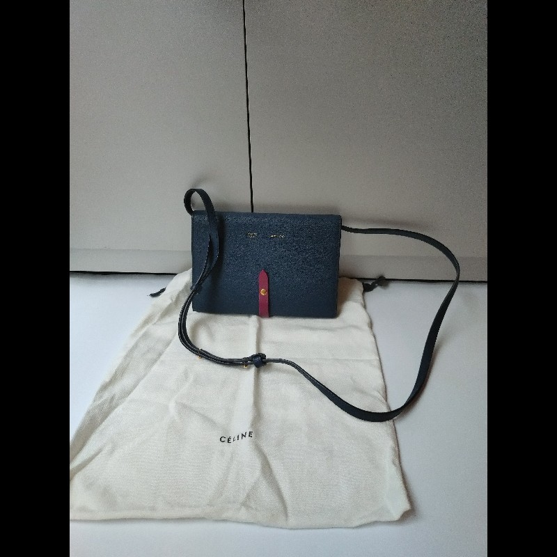 Celine 深藍皮革紅皮釦斜背小包-4