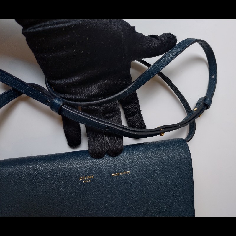 Celine 深藍皮革紅皮釦斜背小包-12