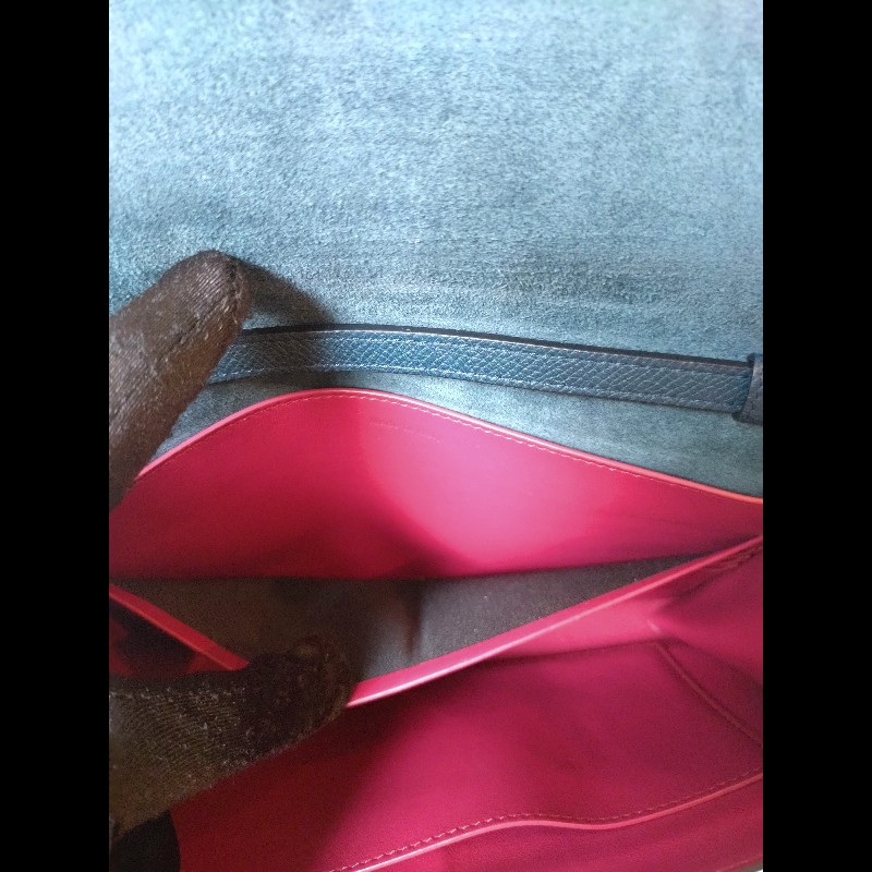 Celine 深藍皮革紅皮釦斜背小包-13