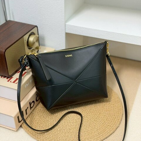 （全新✨濃濃皮香🫪）🏷Loewe 羅意威．Puzzle Fold pouch