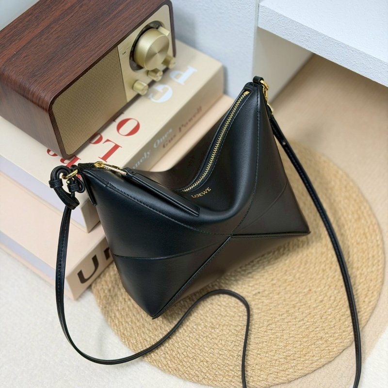 (全新✨濃濃皮香)🏷Loewe 羅意威.Puzzle Fold pouch-2