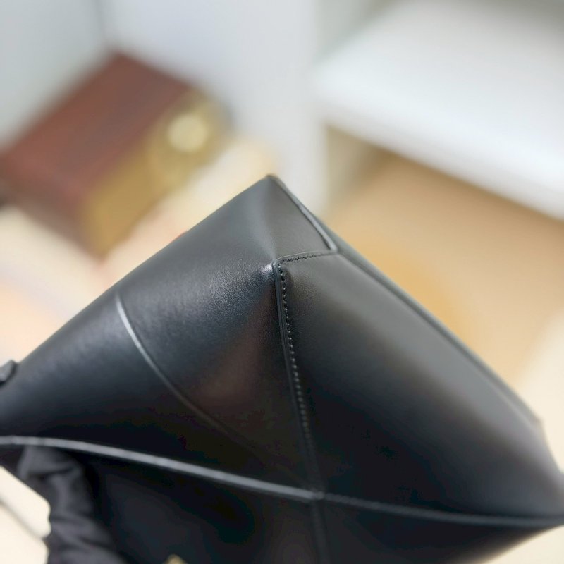 (全新✨濃濃皮香)🏷Loewe 羅意威.Puzzle Fold pouch-5