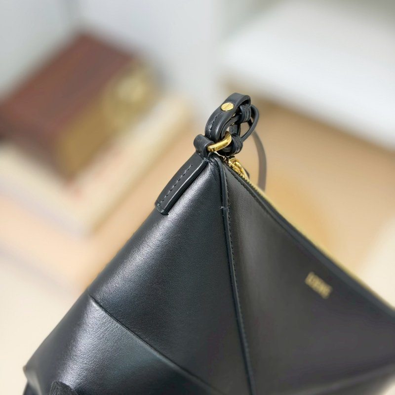 (全新✨濃濃皮香)🏷Loewe 羅意威.Puzzle Fold pouch-9