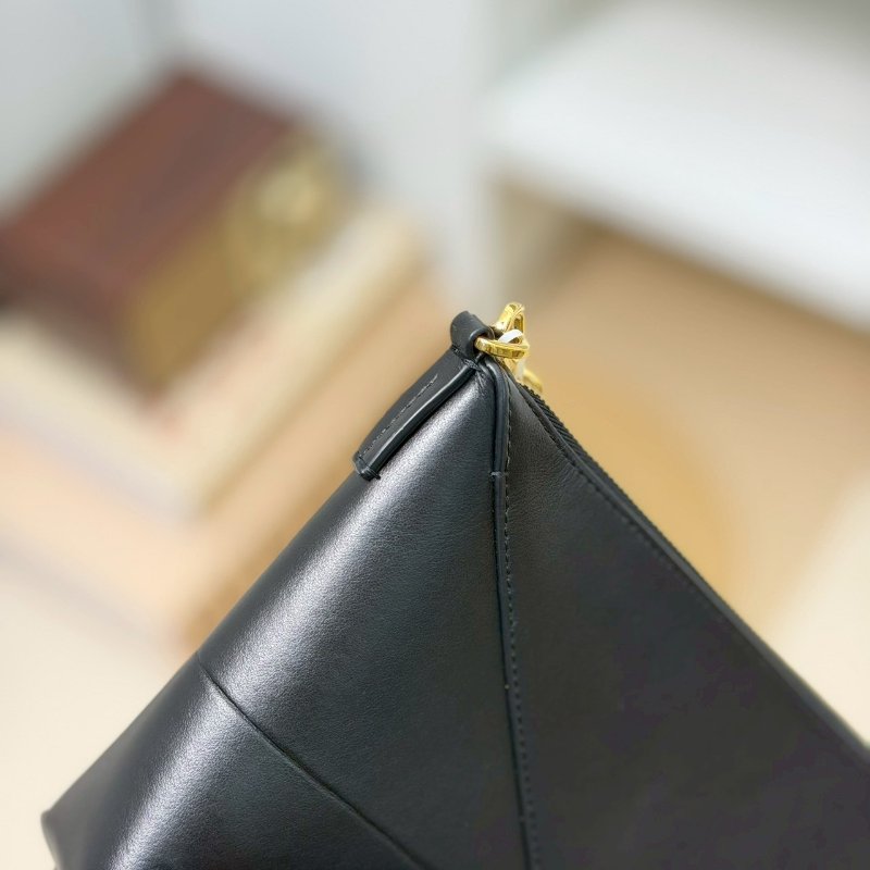 (全新✨濃濃皮香)🏷Loewe 羅意威.Puzzle Fold pouch-11