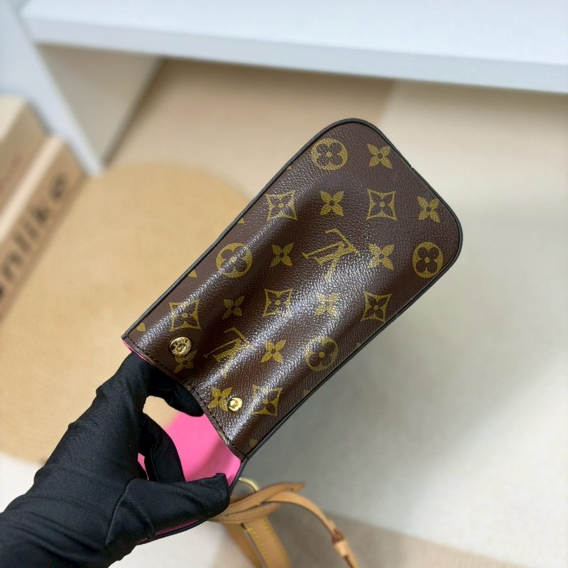 （激新！適合送禮❤️）🏷LV 路易威登．Cluny BB 兩用仕女包 M42738-2