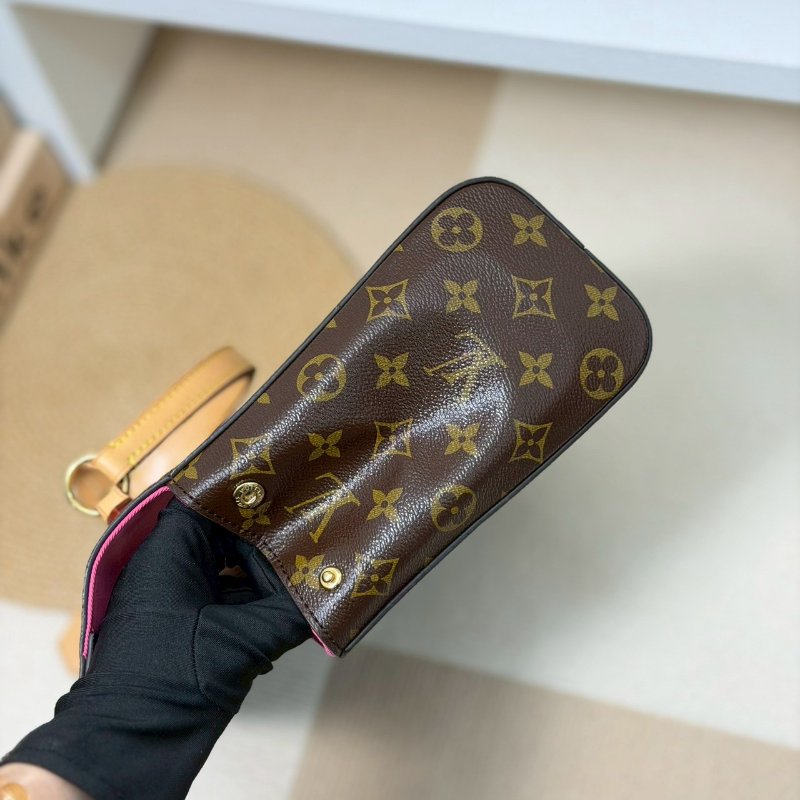 （激新！適合送禮❤️）🏷LV 路易威登．Cluny BB 兩用仕女包 M42738-3