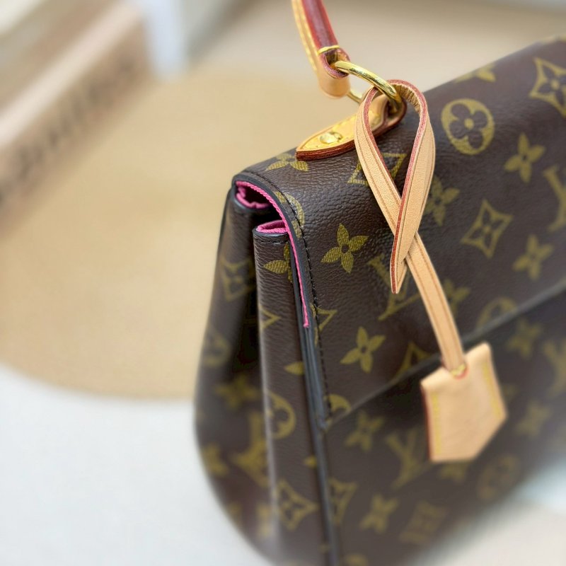 （激新！適合送禮❤️）🏷LV 路易威登．Cluny BB 兩用仕女包 M42738-8