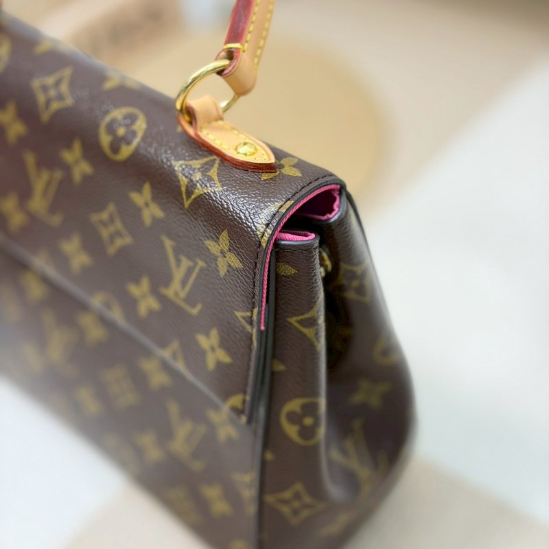 （激新！適合送禮❤️）🏷LV 路易威登．Cluny BB 兩用仕女包 M42738-9