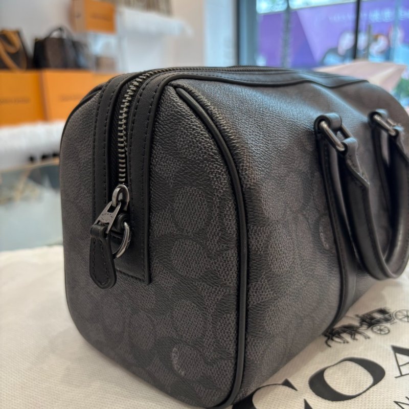 Coach經典老花VENTURER 27號斜背手提行李袋-3