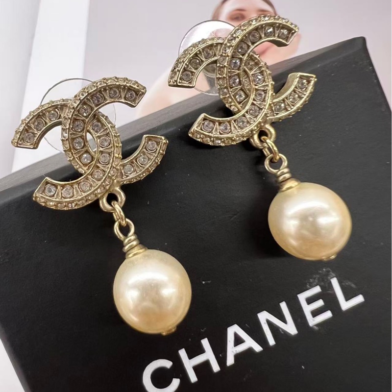 Chanel Gold Pearl Earrings-0