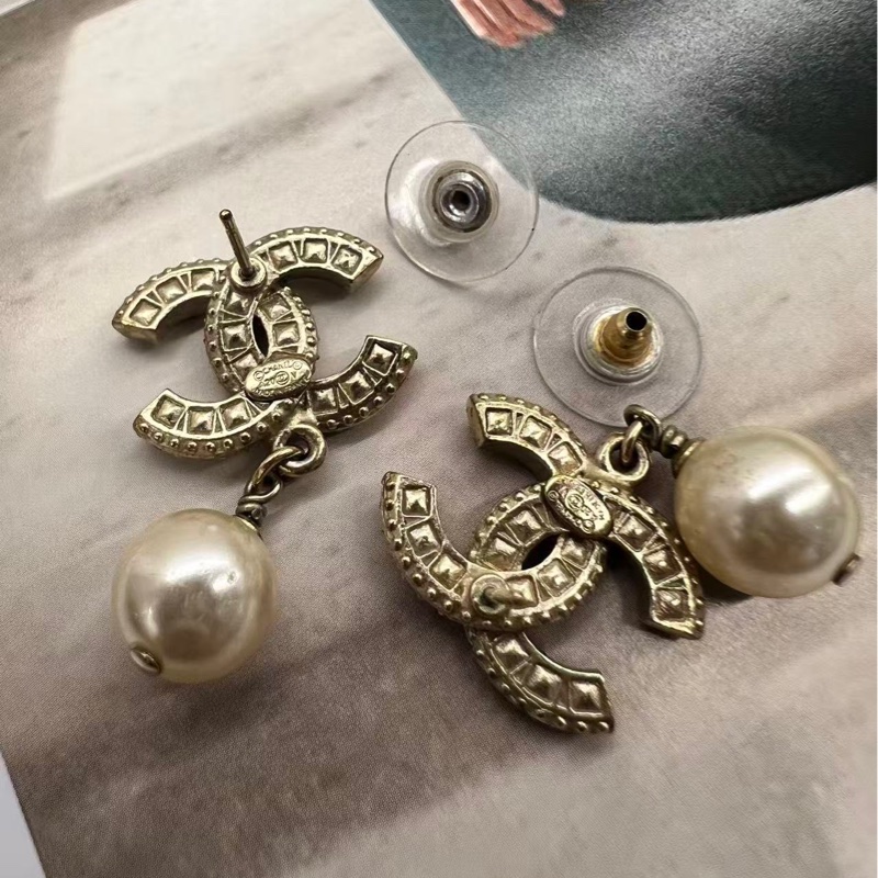 Chanel Gold Pearl Earrings-3