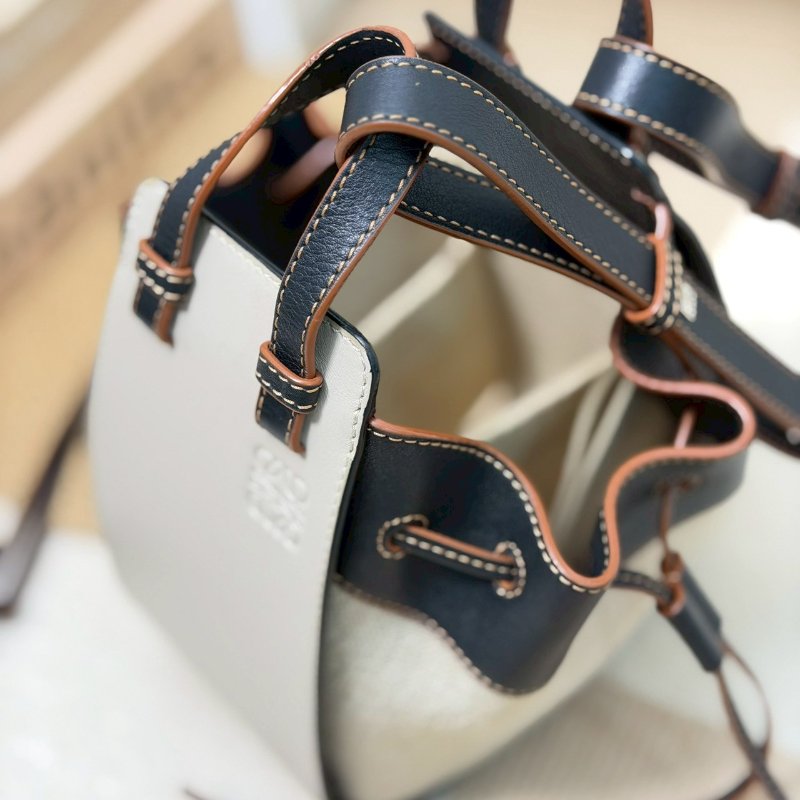 🏷Loewe 羅意威．Mini Hammock 吊床包/客人寄賣-9