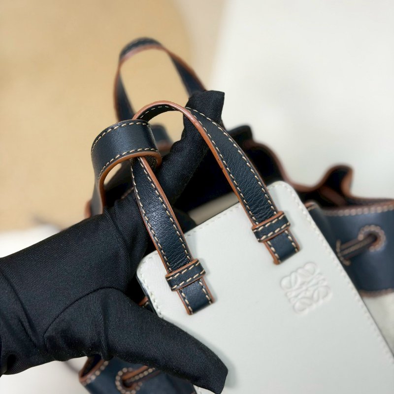 🏷Loewe 羅意威．Mini Hammock 吊床包/客人寄賣-17