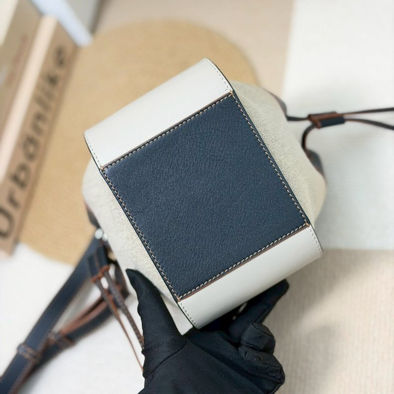 🏷Loewe 羅意威．Mini Hammock 吊床包/客人寄賣-21