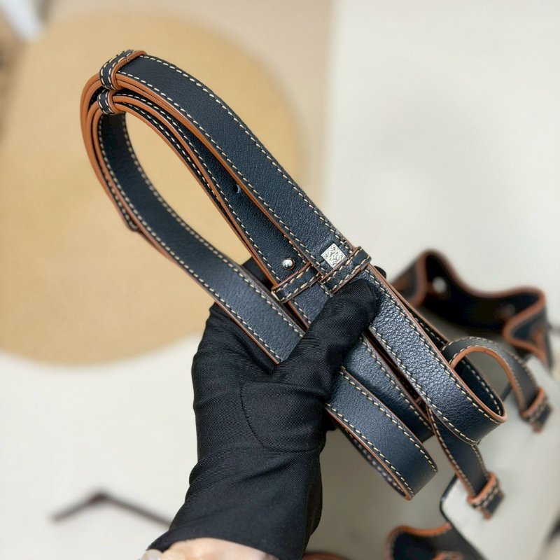 🏷Loewe 羅意威．Mini Hammock 吊床包/客人寄賣-28