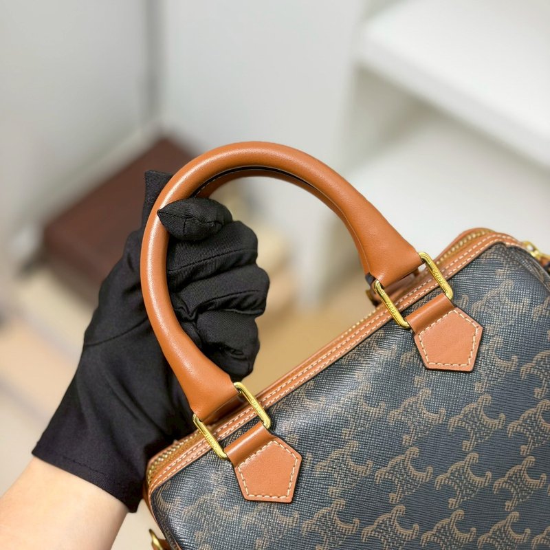(稀有補貨🫪！）🏷️Celine 瑟琳．Boston 老花波士頓 新款D扣-14