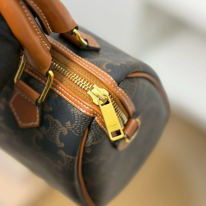 (稀有補貨🫪！）🏷️Celine 瑟琳．Boston 老花波士頓 新款D扣-19