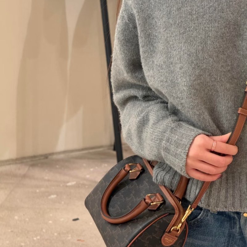 (稀有補貨🫪！）🏷️Celine 瑟琳．Boston 老花波士頓 新款D扣-26