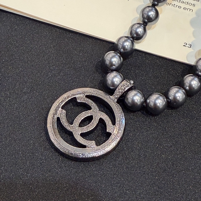 CHANEL黑銀灰珍珠圓形簍空項鏈-6