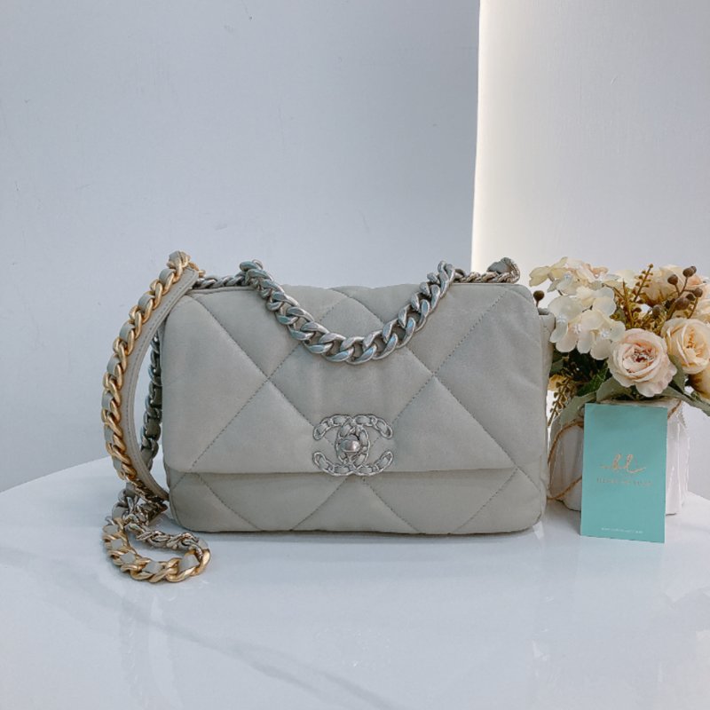 MS0724	Chanel 香奈兒經典19 小號羊皮淺灰色銀扣 Small Lambskin Light Grey x PHW-0