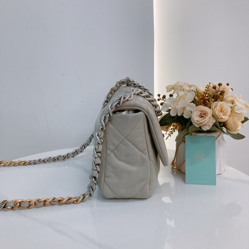 MS0724	Chanel 香奈兒經典19 小號羊皮淺灰色銀扣 Small Lambskin Light Grey x PHW-2