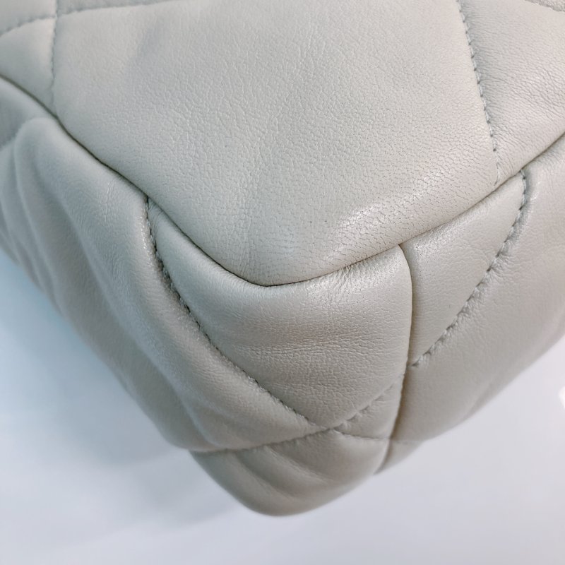 MS0724	Chanel 香奈兒經典19 小號羊皮淺灰色銀扣 Small Lambskin Light Grey x PHW-7