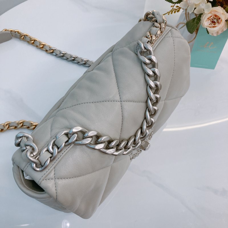 MS0724	Chanel 香奈兒經典19 小號羊皮淺灰色銀扣 Small Lambskin Light Grey x PHW-9