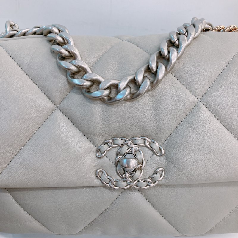 MS0724	Chanel 香奈兒經典19 小號羊皮淺灰色銀扣 Small Lambskin Light Grey x PHW-10