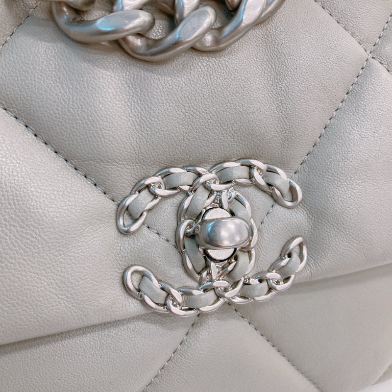 MS0724	Chanel 香奈兒經典19 小號羊皮淺灰色銀扣 Small Lambskin Light Grey x PHW-11