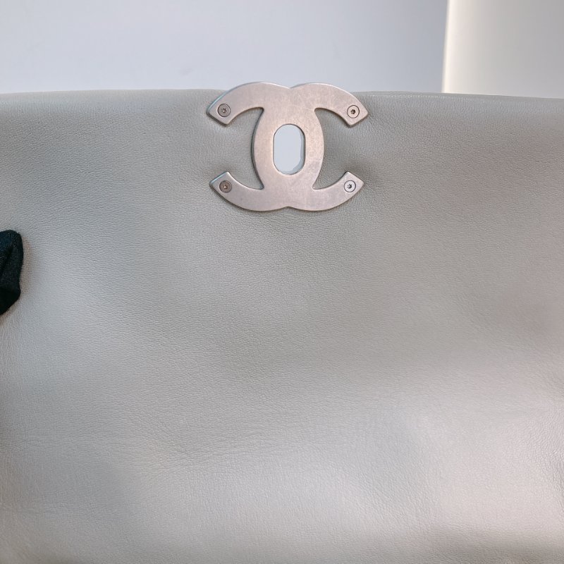 MS0724	Chanel 香奈兒經典19 小號羊皮淺灰色銀扣 Small Lambskin Light Grey x PHW-15