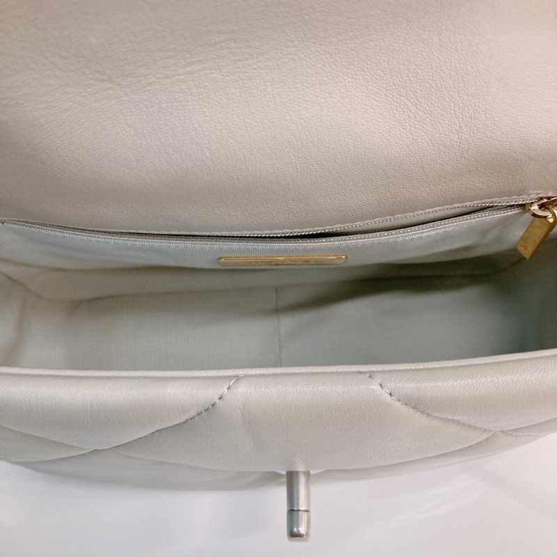 MS0724	Chanel 香奈兒經典19 小號羊皮淺灰色銀扣 Small Lambskin Light Grey x PHW-18