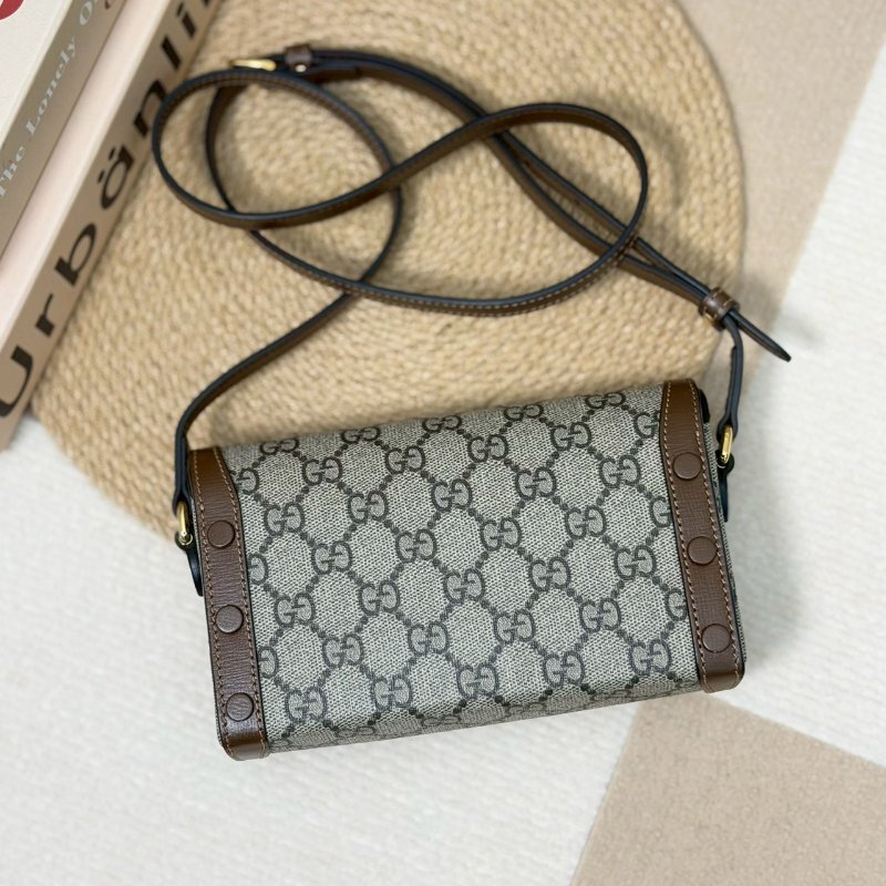 🏷Gucci 古馳．1955 Horsebit 馬銜釦橫式手機包-1