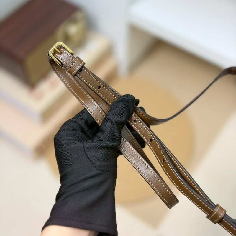 🏷Gucci 古馳．1955 Horsebit 馬銜釦橫式手機包-19