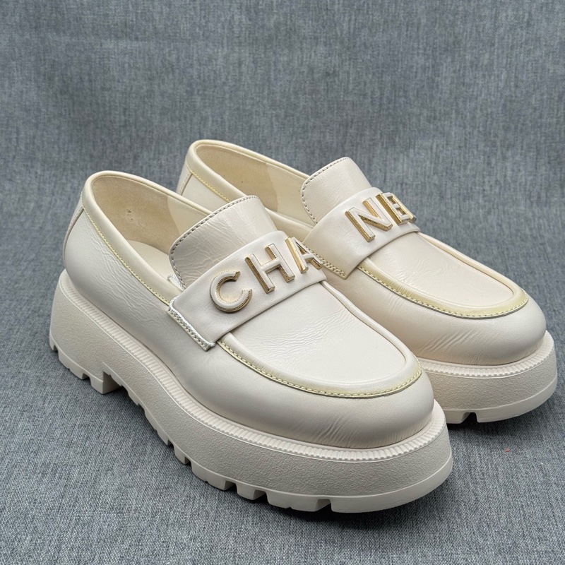 CHANEL 香奈兒米白色厚底字母 36碼-1